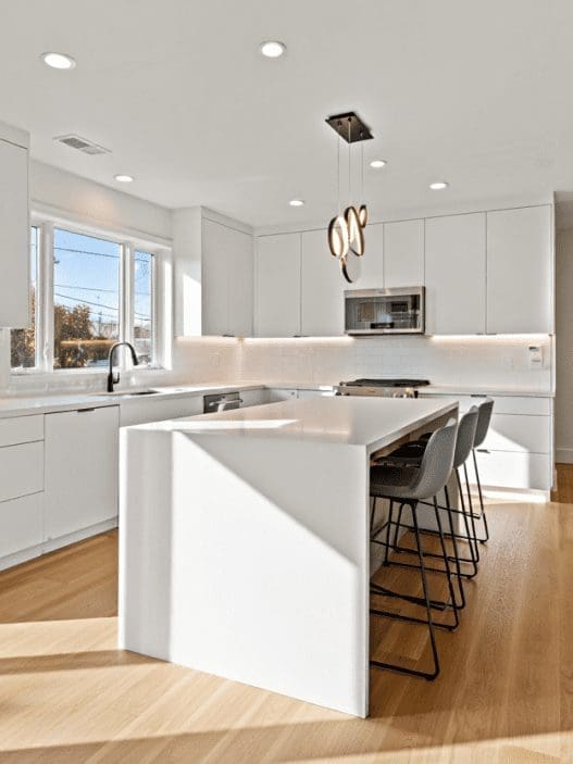 white contemporary kitchen