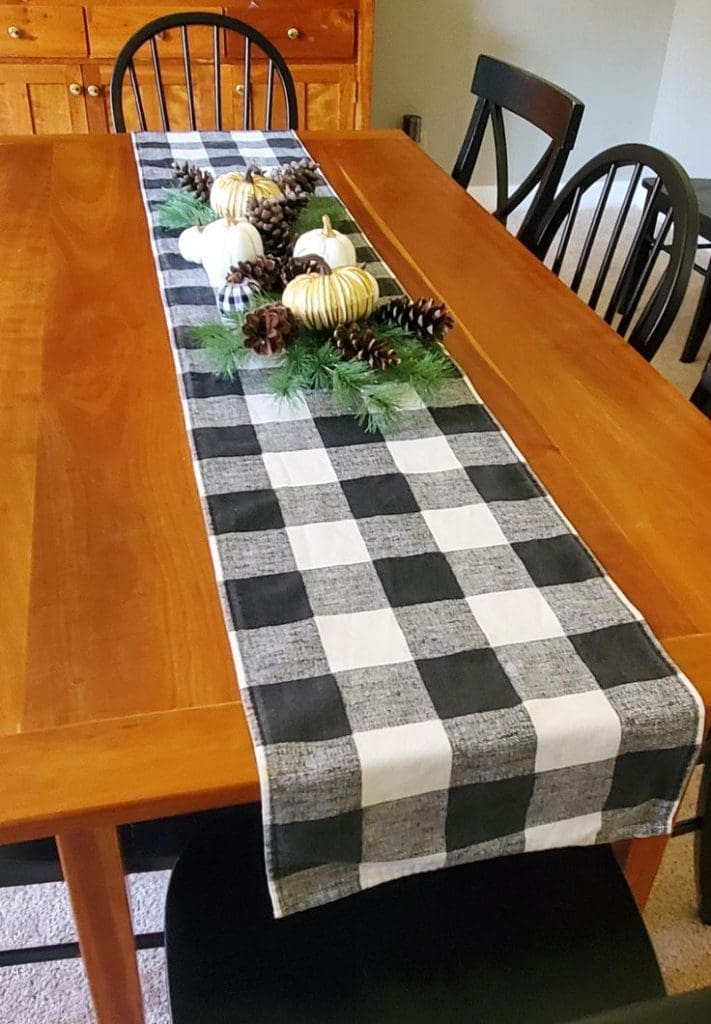 buffalo checker table runner