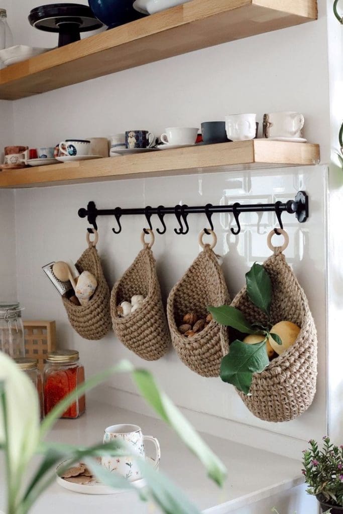 mini hanging baskets Farmhouse Kitchen DIY