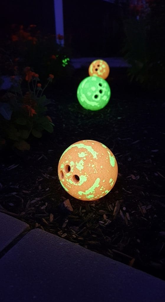 glow in the dark bowling balls