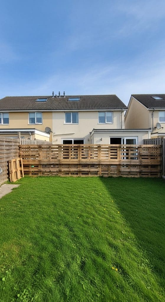 wooden pallets as a fence Cheap Privacy Fence Ideas